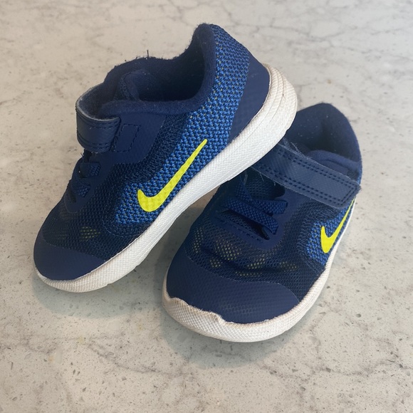 NIKE toddler/baby Revolution3 tennis shoe - Picture 5 of 5